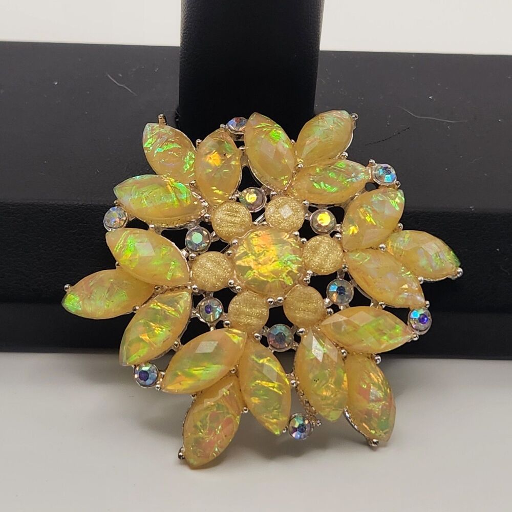 Vintage Unsigned Yellow Cluster Crystal Rhinestone Brooch Pin